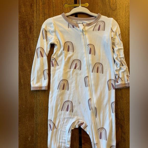 Kyte baby Zippered Footie in sunset rainbows - Picture 2 of 3